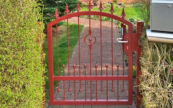 Gartentür 1-flügelig verzinkt, rot pulverbeschichtet - Sonderanfertigung