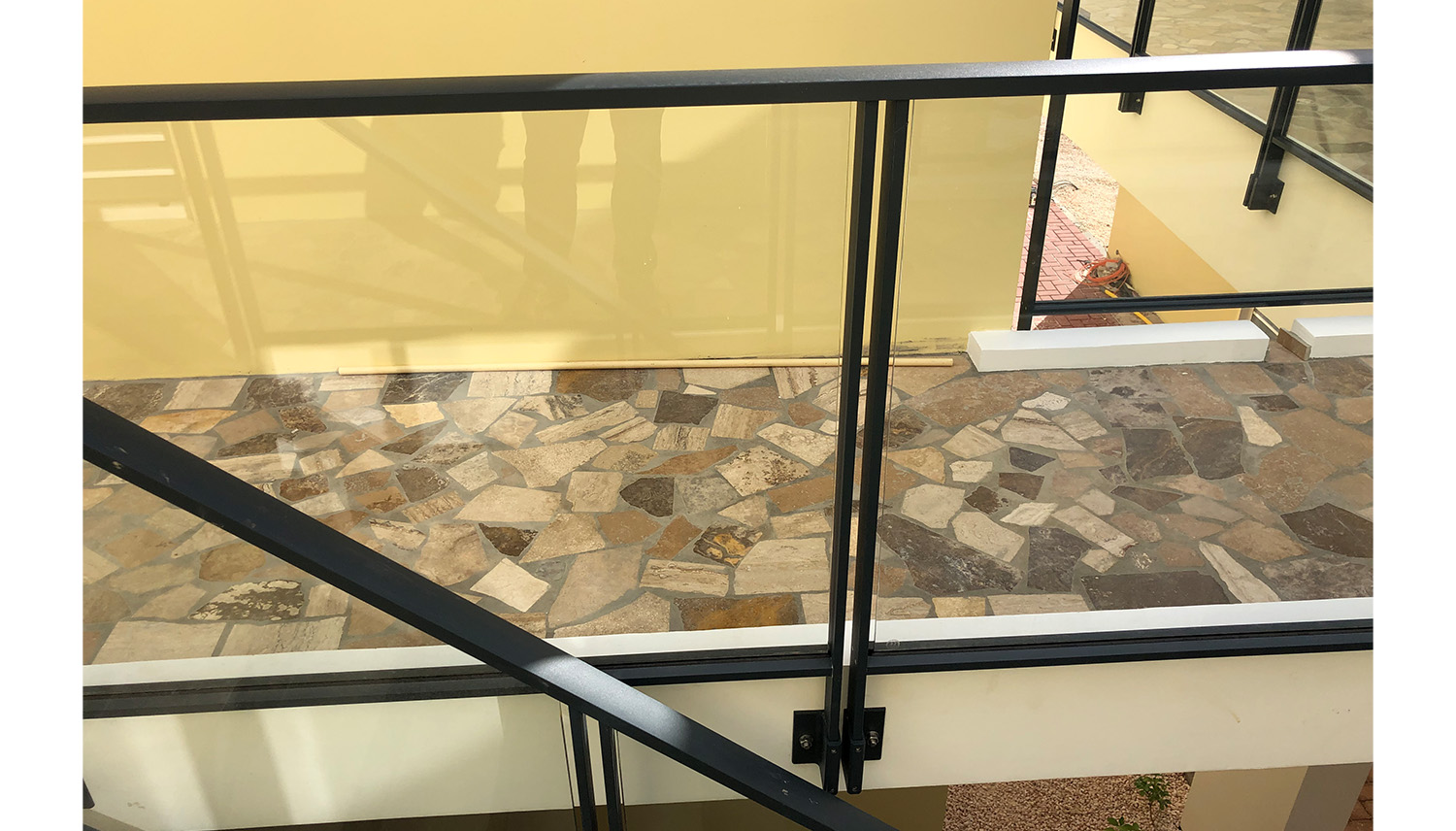 Balkongeländer Easy Alu mit Glasfüllung
