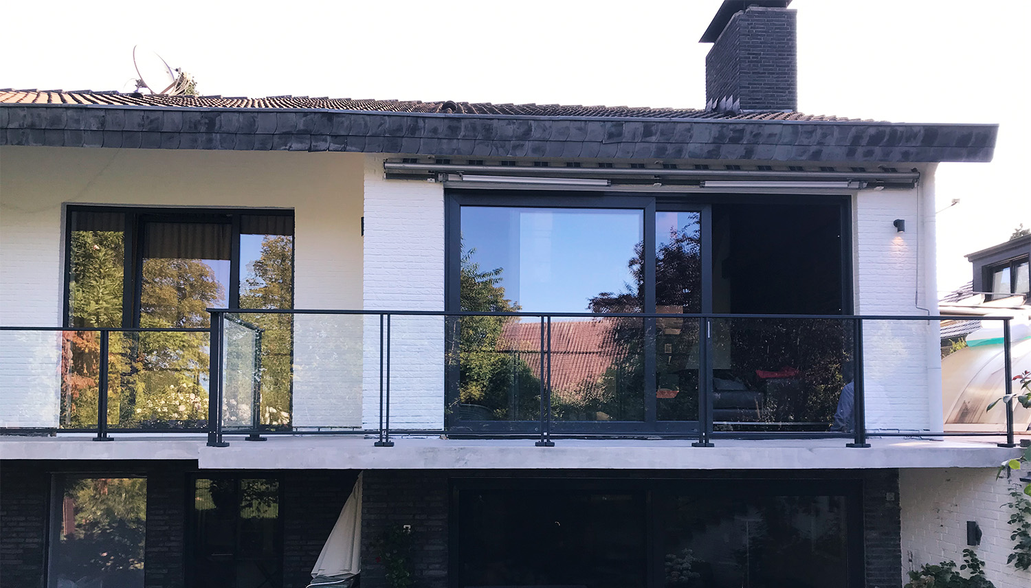 Balkongeländer Easy Alu mit Glasfüllung